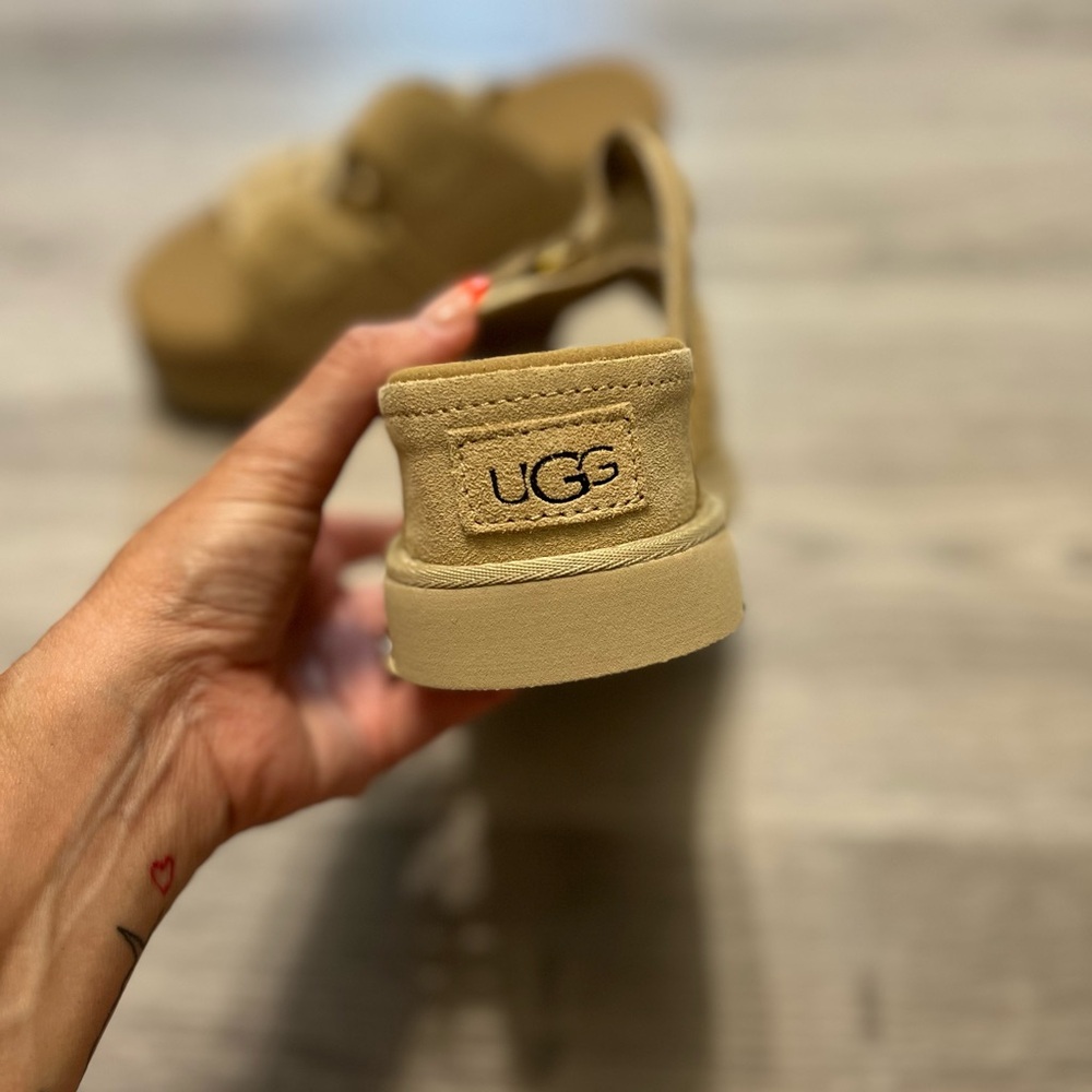 Ugg Goldenstar Hi Slide size 8 - Picture 2 of 4